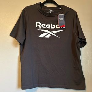 NWT Reebok Sz 1X Women’s Black/White Logo Short Sleeve T-shirt Top!
